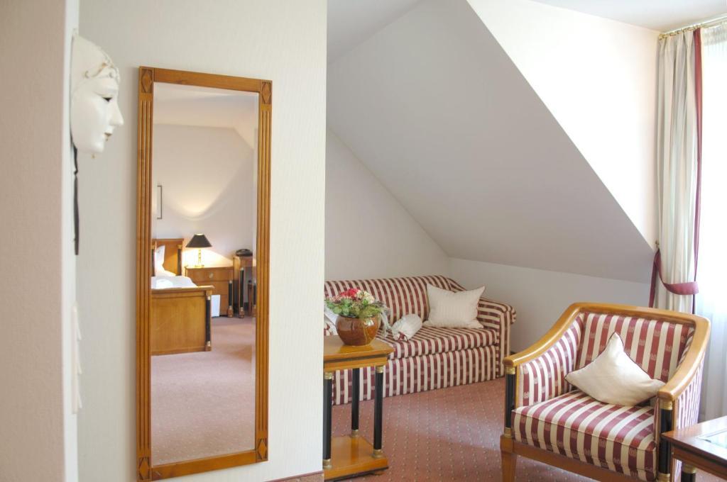 Hotel Gasthof Der Krug Stegaurach Room photo