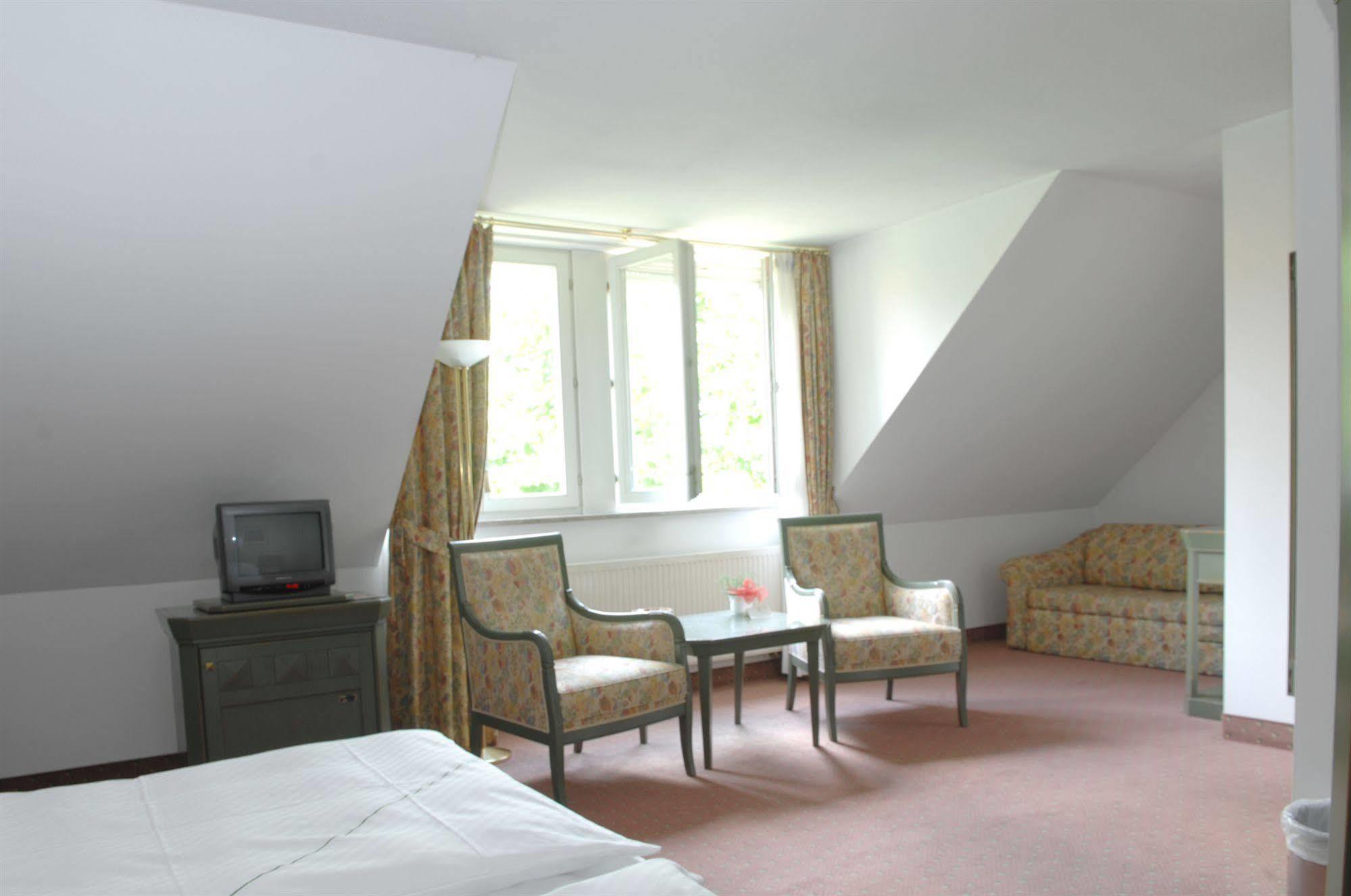 Hotel Gasthof Der Krug Stegaurach Exterior photo