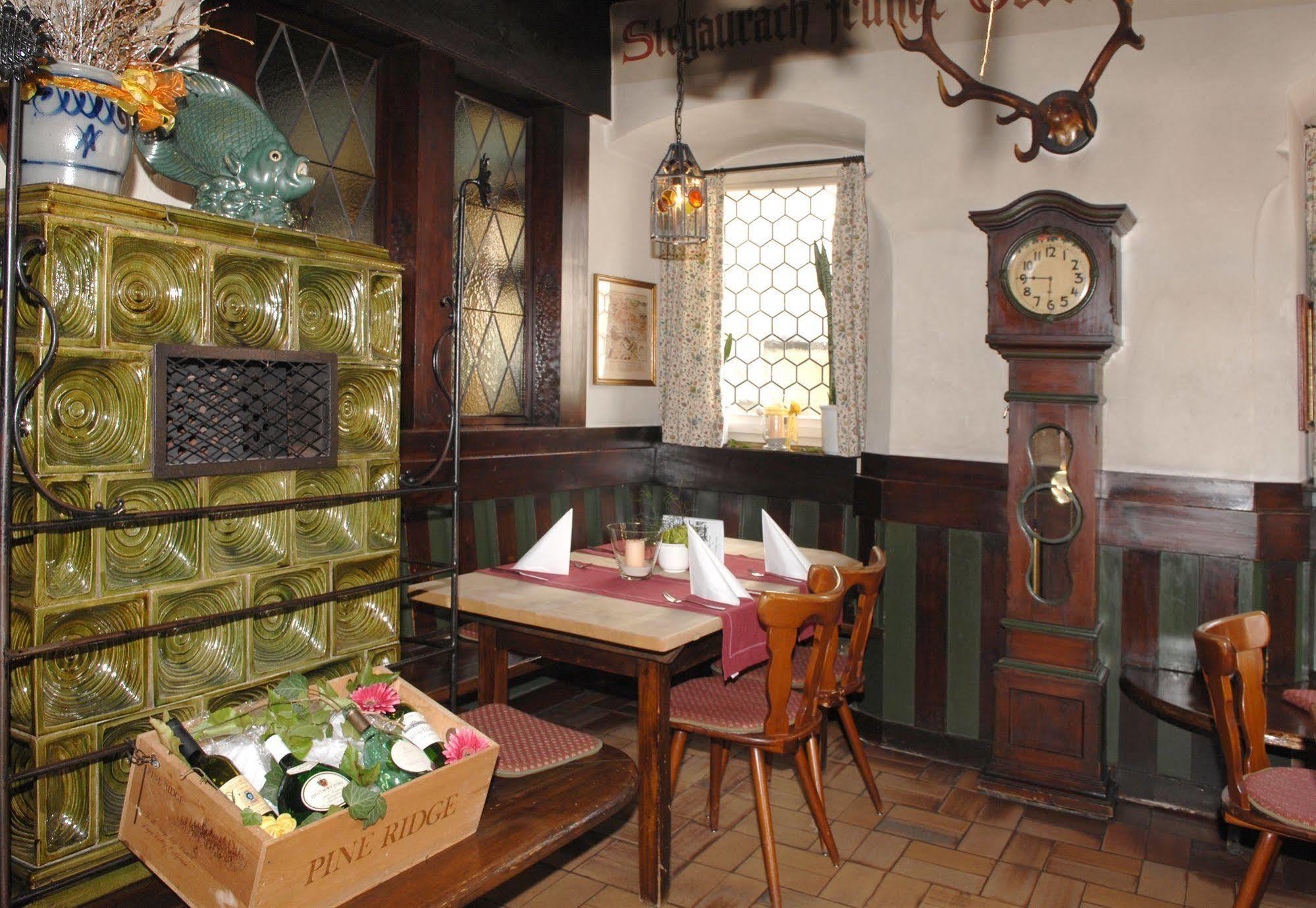 Hotel Gasthof Der Krug Stegaurach Exterior photo